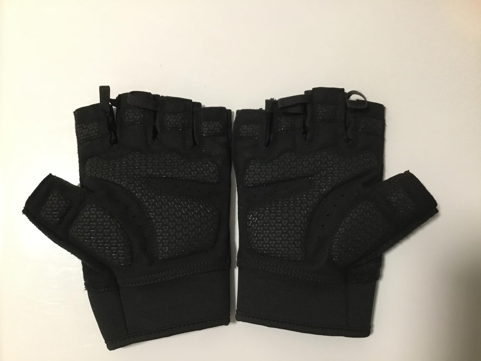 ihuan Ventilated Weight Lifting Gym Workout Gloves with Wrist Wrap Support for Men & Women, Full Palm Protection, for Weightlifting, Training, Fitness, Hanging, Pull ups customer photo 1