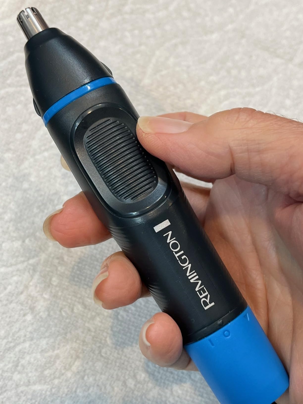 Remington Nose, Ear & Eyebrow Trimmer - Dual Edge Precision Blades, CLEANBoost Easy-Clean System, Waterproof Wet/Dry Groomer, Rotary + Detail Heads, Eyebrow Comb Included customer photo 2