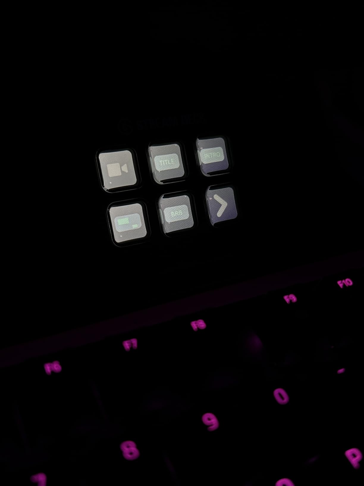 Elgato Stream Deck Mini, 6 Customizable LCD Macro Keys customer photo 2