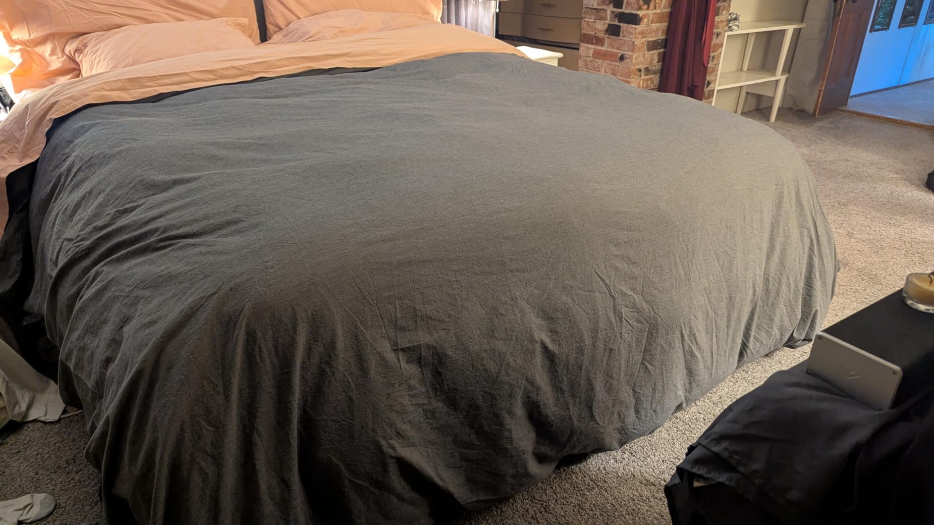 Luxurious All-Season Goose Down Feather Fiber Comforter Queen Size Duvet Insert, Exquisite Pinch Pleat Design, Premium Baffle Box, 100% Egyptian Cotton Cover, 55 oz. Fill Weight, White customer photo 2
