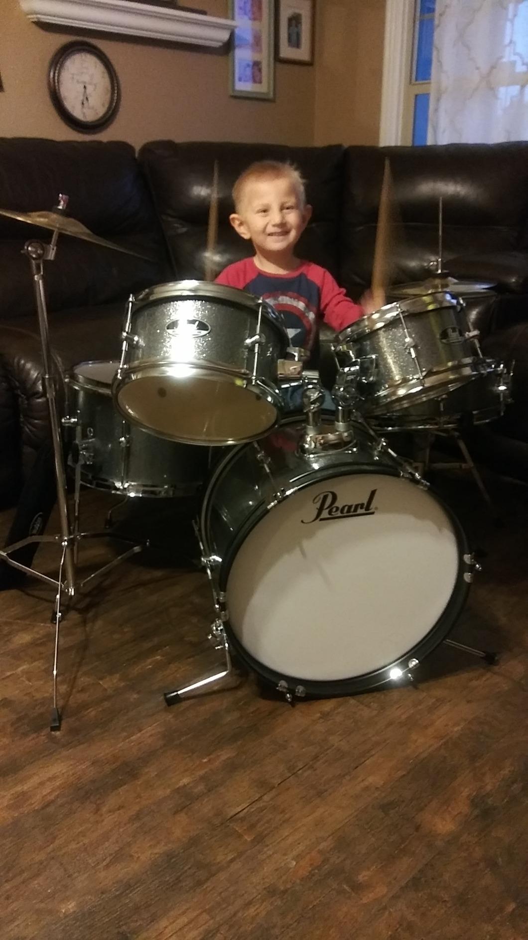 Pearl Roadshow Jr. 5 piece Drum Set w/Hardware and Cymbals, Jet Black customer photo 2