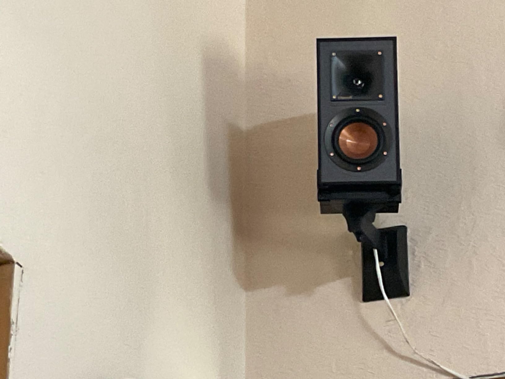 Klipsch R-41M Reference Bookshelf Speakers (Pair), Black customer photo 2