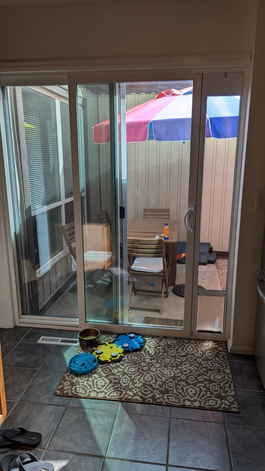 PetSafe Sliding Glass Pet Door, 1 Piece, XL Dogs to 220 lb, White customer photo 1