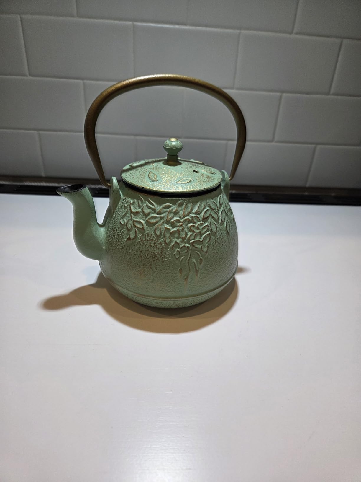 TOPTIER Japanese Teapot with Stainless Steel Infuser, Cast Iron Tea Kettle Stovetop Safe, Leaf Design Coated with Enameled Interior for 32 Ounce (950 ml), Light Green customer photo 1