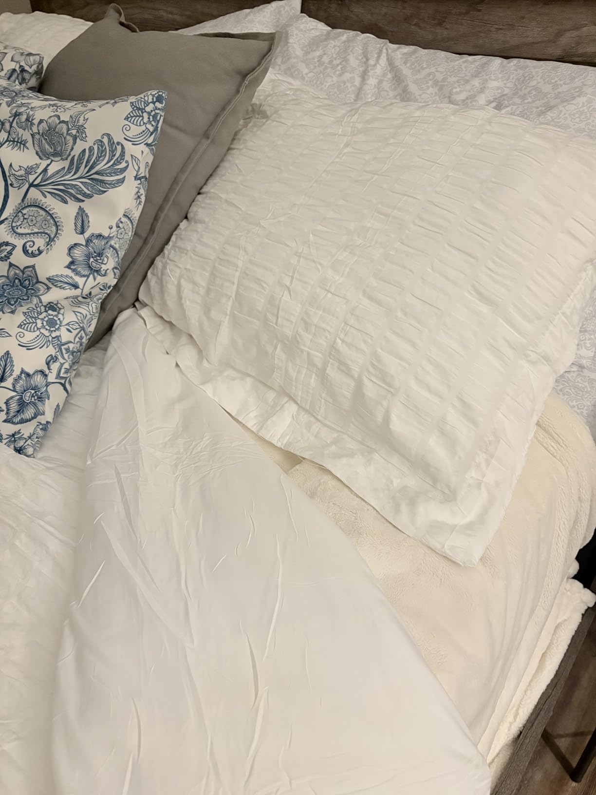 COHOME All-Season Queen Size Cooling Comforter Duvet Insert - White | Down Alternative Comforter, Luxury Hotel Breathable Soft bedding, Anti-Clump Tech & 8 Tabs, Reversible, 88 x 88 inches customer photo 2
