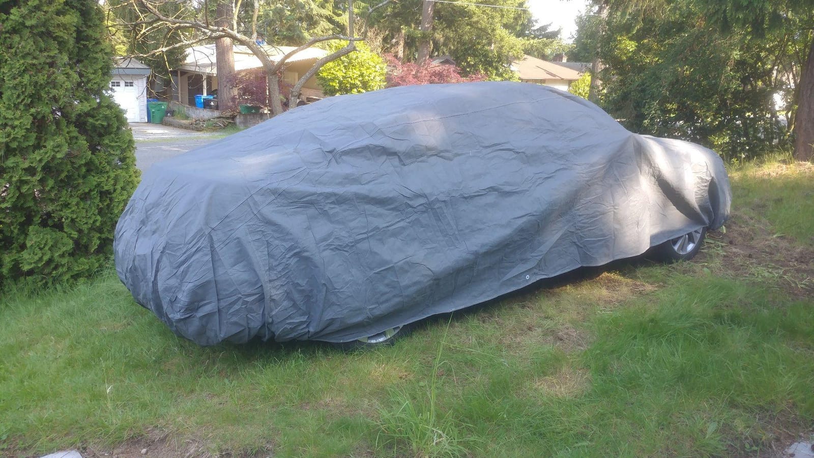 Motor Trend Breathable Lightweight Car Cover, Anti-Moisture Build-Up Water-Resistant Scratch-Resistant Travel-Friendly, Universal Fit for Cars SUVs Trucks Vans All-Weather Outdoor/Indoor, (XL) 210