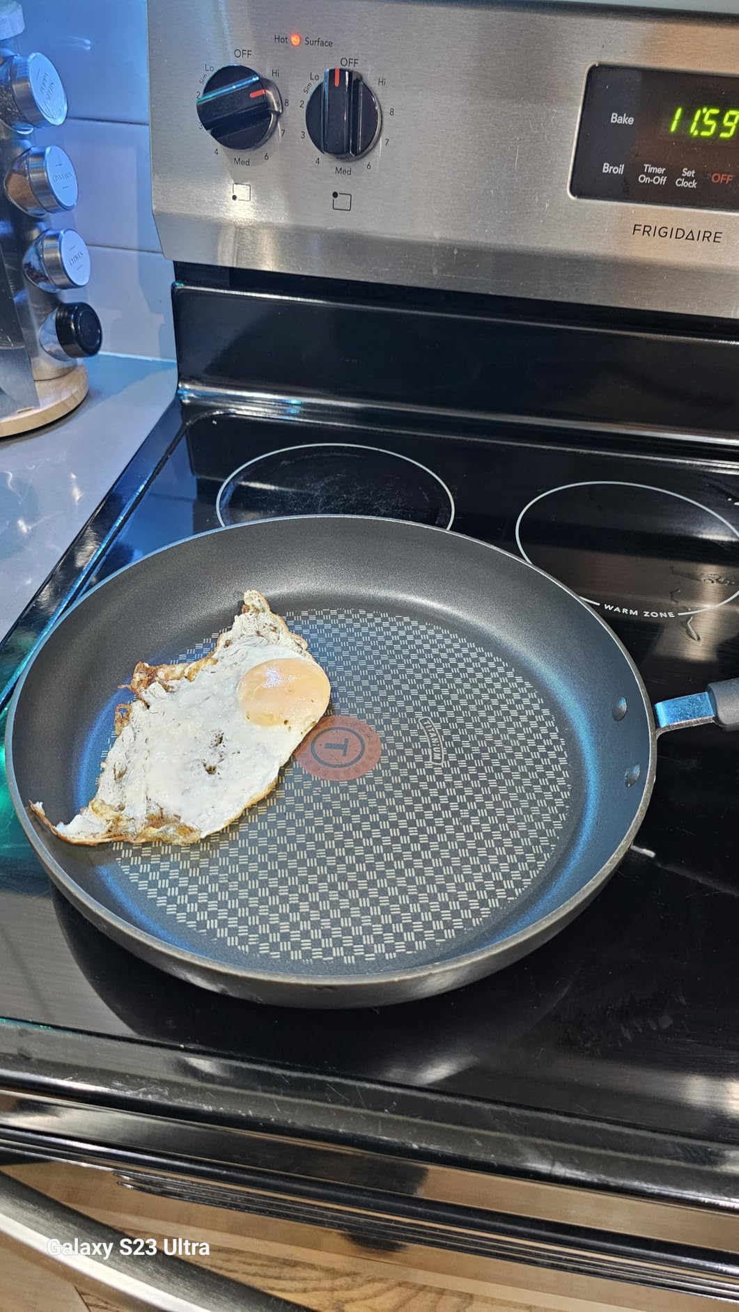 T-fal Ultimate Hard Anodized Nonstick Fry Pan Set, 2-Pack, 10,12 in, Onyx | Titanium nonstick coating, Thermo-Spot heat indicator, Oven safe to 400°F, Dishwasher safe, All stovetops except induction customer photo 2