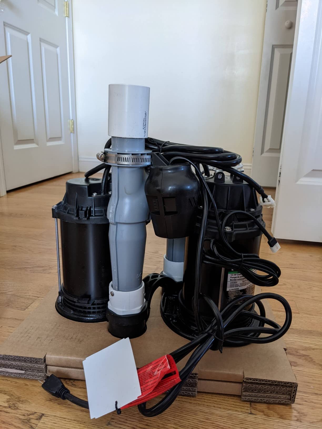 WAYNE 1/2 HP Sump Pump with Integrated Vertical Float Switch and 12 Volt Battery Back Up Capability - Up to 5,100 GPH customer photo 1