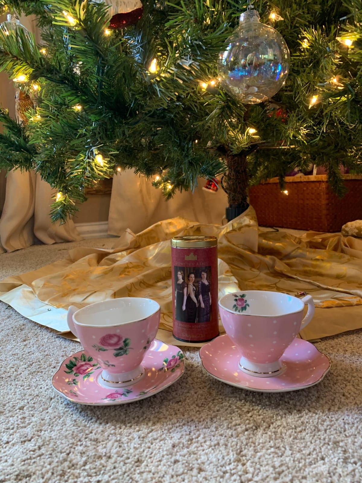 BTaT- Floral Tea Cups and Saucers, Set of 2, 8 oz, Fine Porcelain Teacup Set with Gold Trim for Afternoon Tea, Weddings, Parties & Gifting customer photo 2