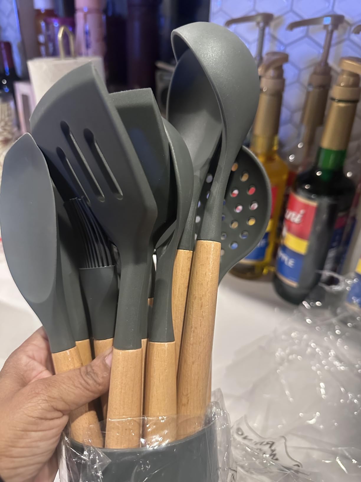 oannao Silicone Cooking Utensils Kitchen Utensil Set - 446°F Heat Resistant Silicone Kitchen Utensils Set, Spatula,Turner Tongs, Spoon, Whisk,Kitchen Gadgets for Nonstick Cookware, BPA Free (Gray) customer photo 2