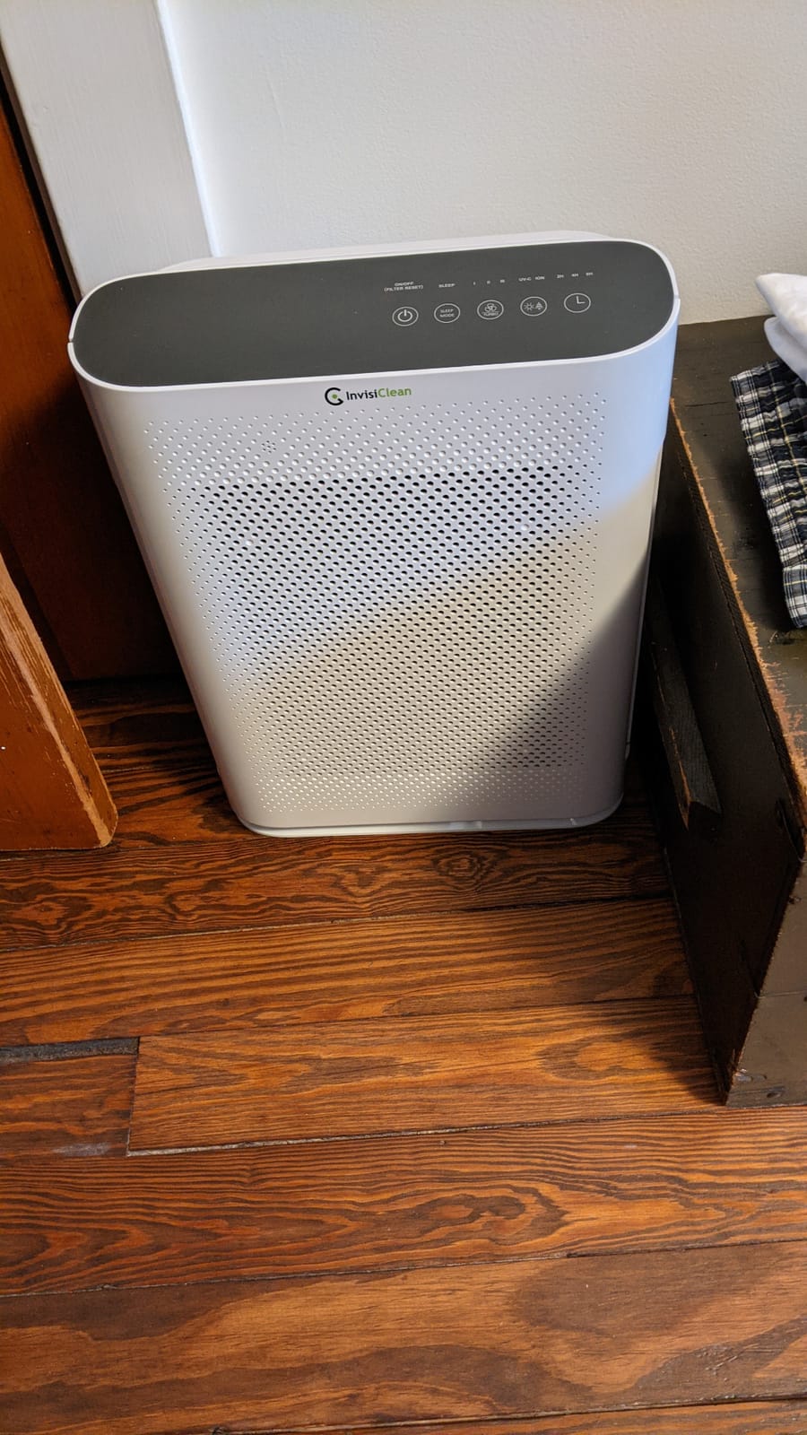InvisiClean Aura II 4-in-1 Air Purifier - H13 True HEPA Filter, Ionizer, Carbon + UV Light for Large Rooms & Bedroom Odor Elimination customer photo 1