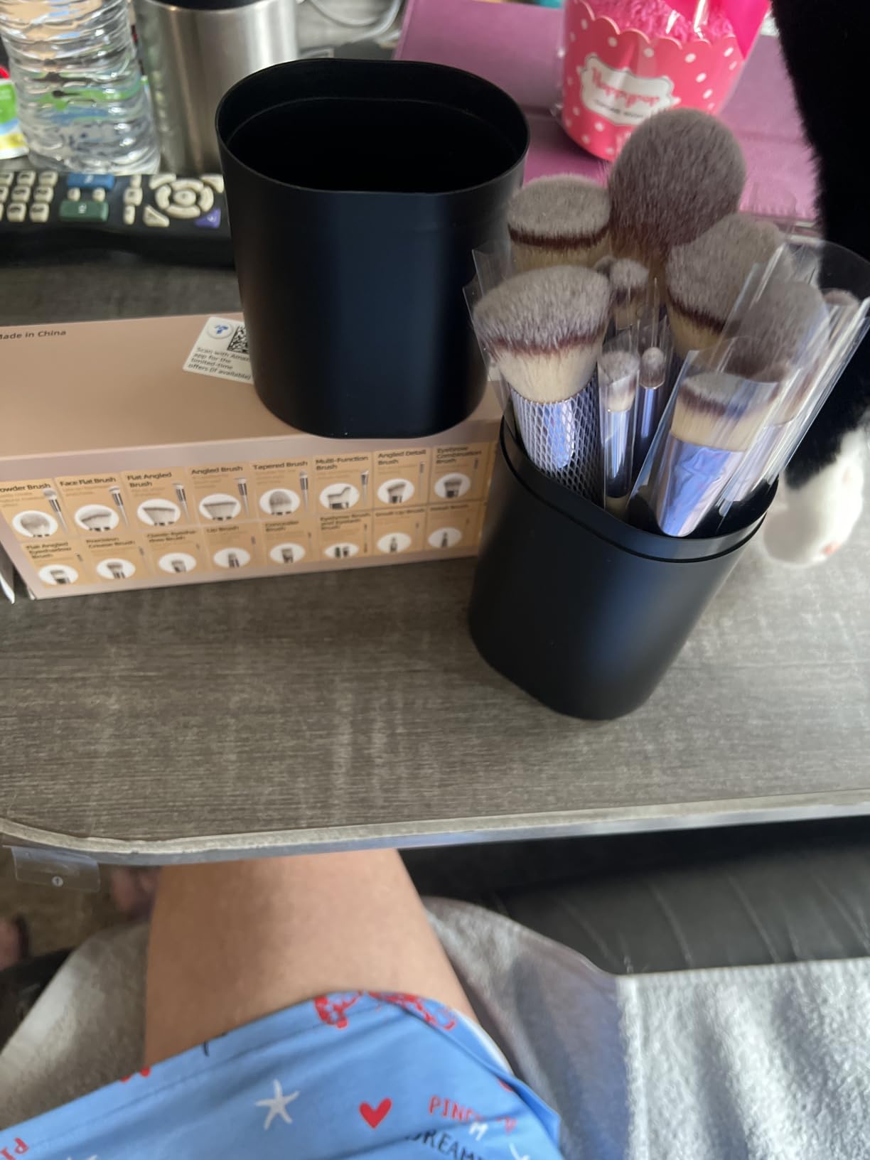 BS-MALL Makeup Brush Set 18 Pcs Professional Foundation Powder Concealers Eyeshadow Blush Synthetic Makeup Brushes with Labeled instruction Black Case Upgraded Version customer photo 1