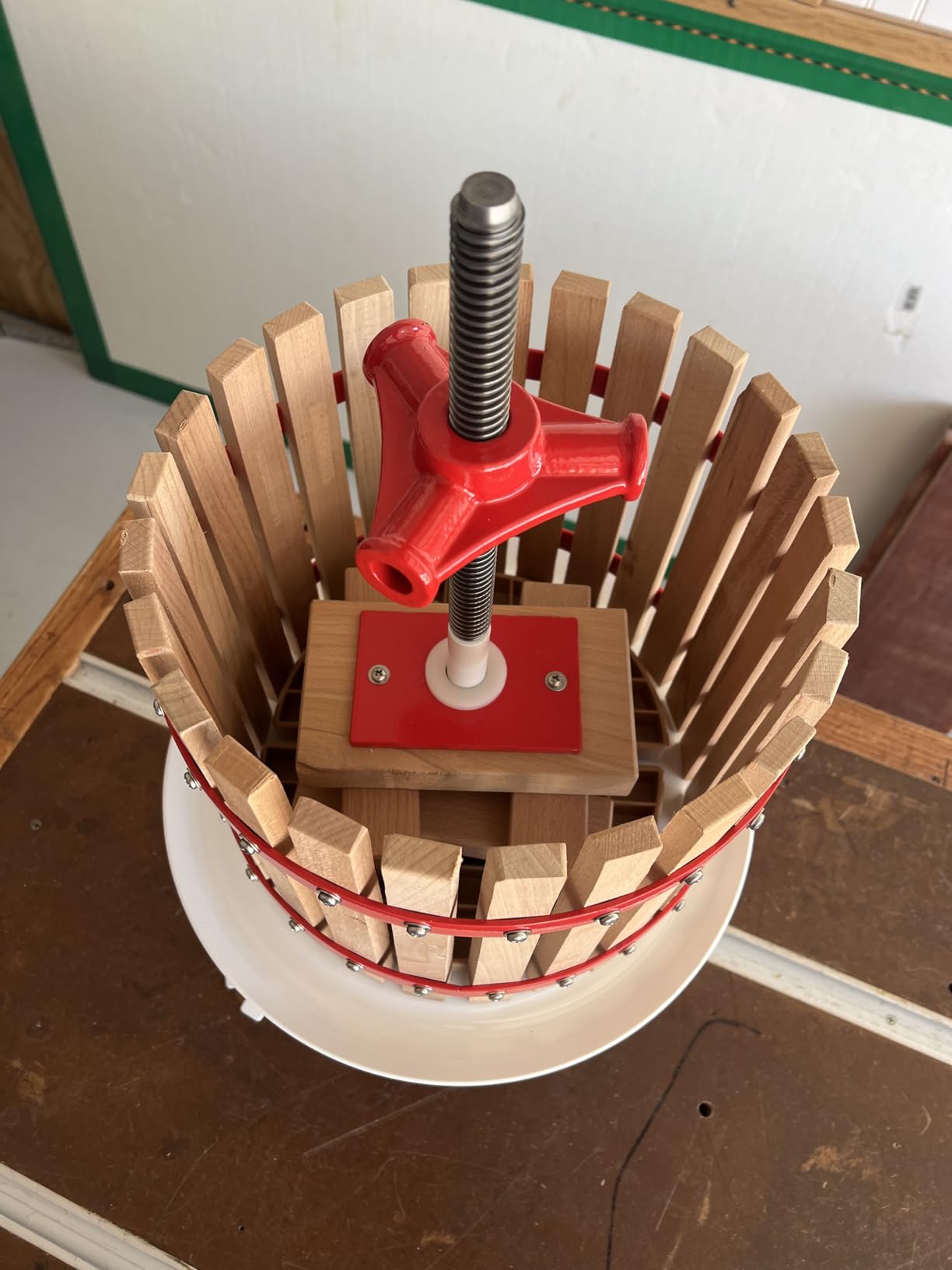 1.6 Gallon Fruit and Wine Press, Manual Cider Juice Maker with Solid Beech Wood Basket & Heavy-Duty Stand for Apples, Grapes, Berries customer photo 2