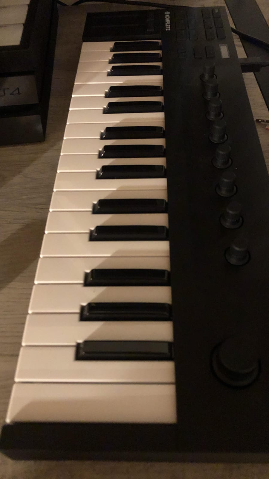 Native Instruments Komplete Kontrol M32 Controller Keyboard customer photo 1