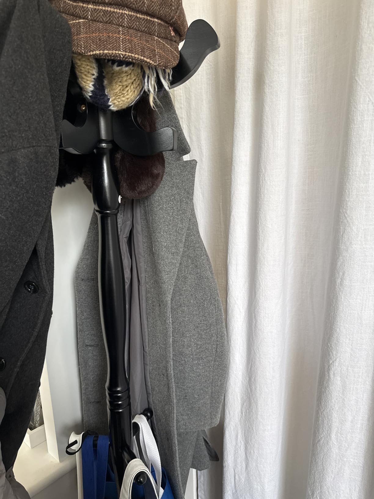 VASAGLE Freestanding Coat Rack, Rubber Wood Coat Tree with 10 Hooks | Hat Stand Garment Rack, 20.1 x 17.5 x 70.9 inch, for Hallway, Caramel Brown, ADAIR Collection URCR03WN customer photo 2