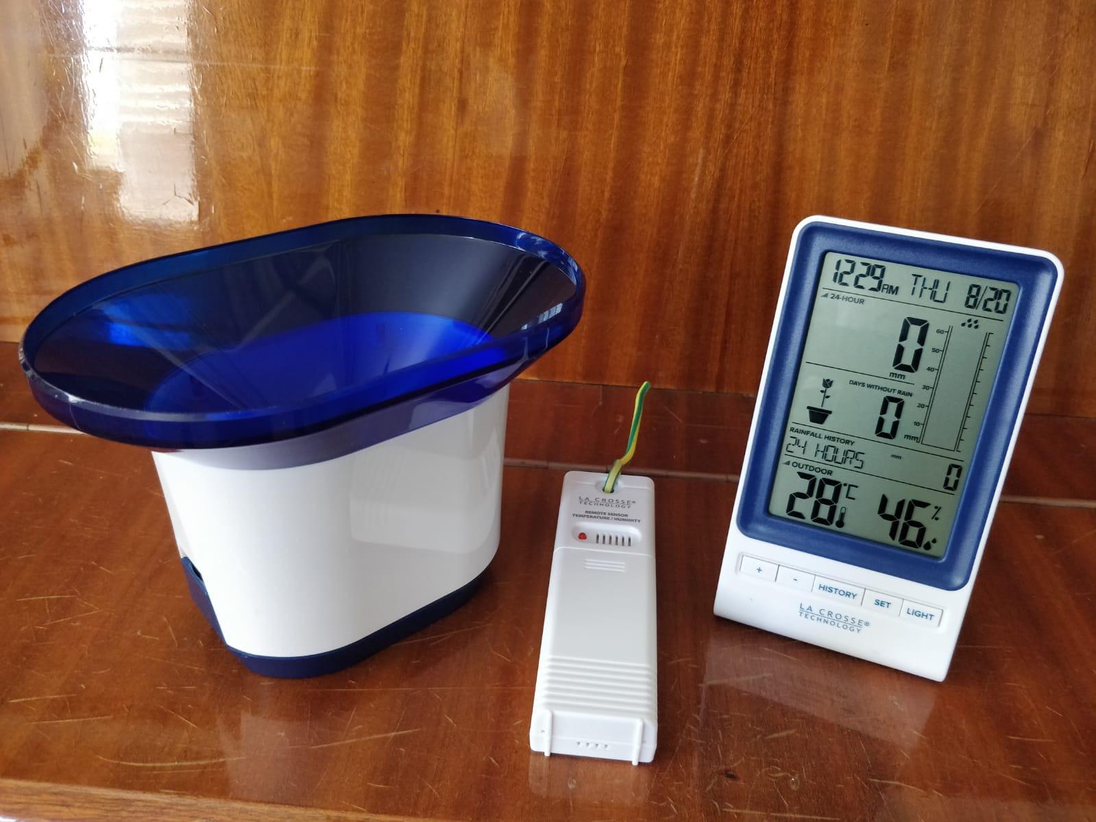 La Crosse Technology 724-1415BL Wireless Rain Station with Temperature and Humidity customer photo 2