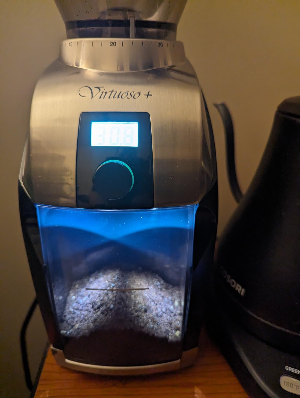 Baratza Virtuoso+ Coffee Grinder ZCG587BLK, Black | 40 grind settings give you access to an extensive range of brew methods, including espresso, French press and more customer photo 2