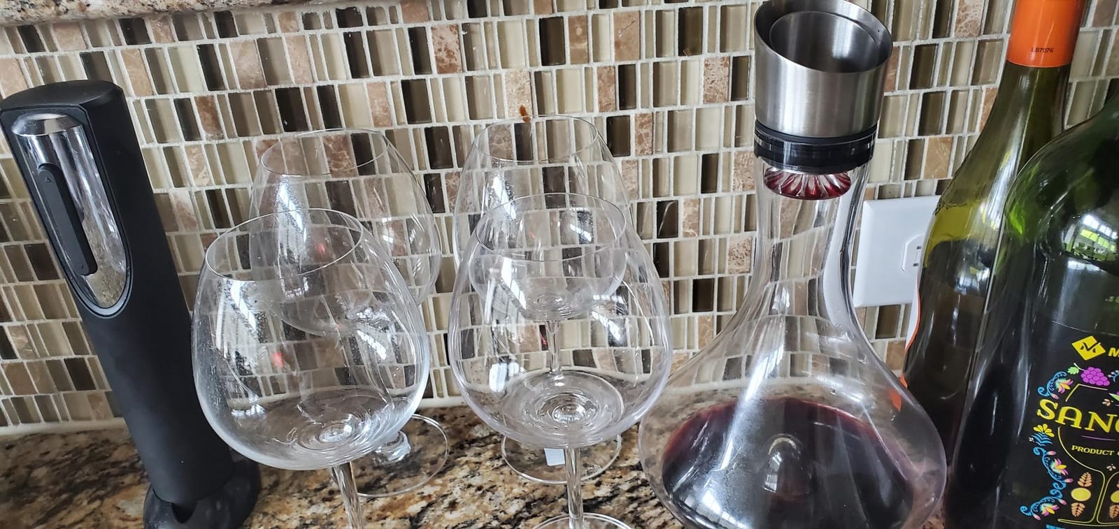 YouYah Wine Decanter Set,Red Wine Carafe with Built-in-Aerator,Wine Aerator,Wine Gifts for Christmas,Stainless Steel Pourer Lid,Filter,100% Hand Blown Lead-free Crystal Glass customer photo 2