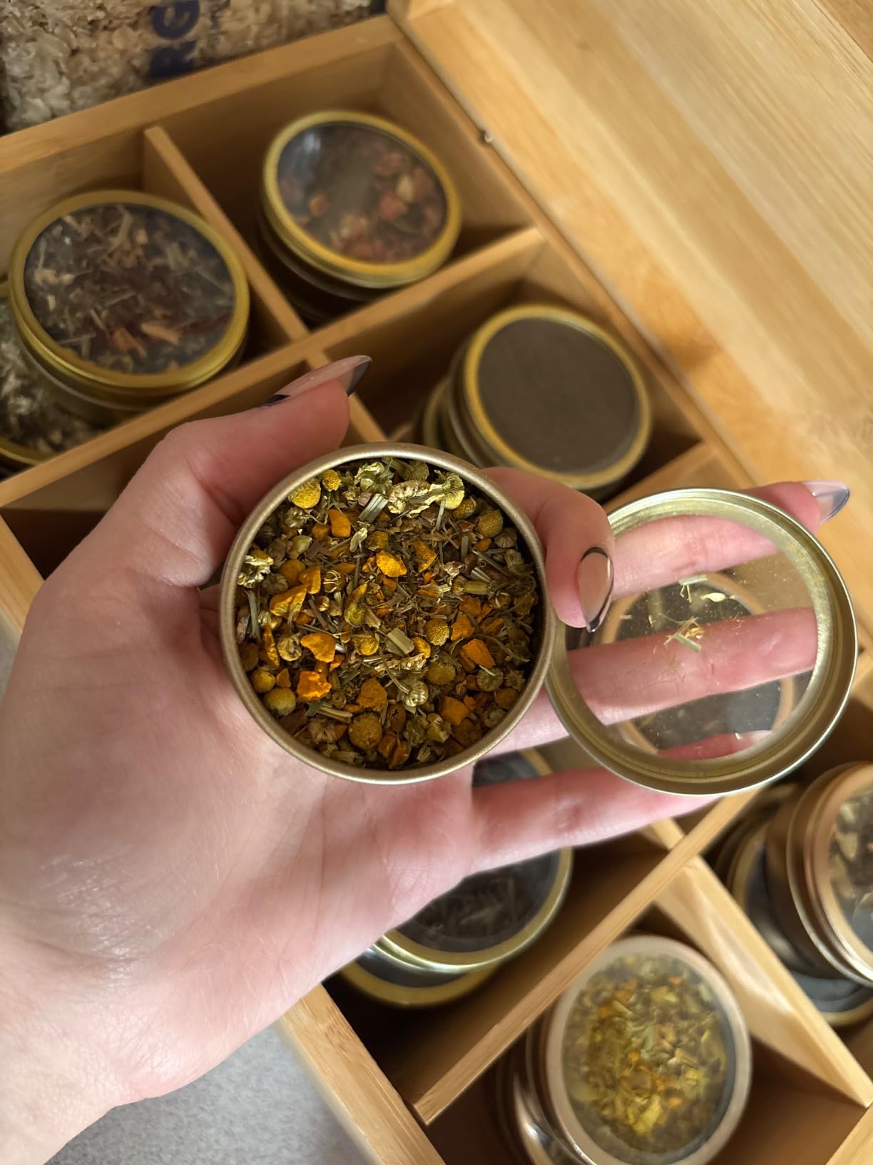 VAHDAM, Luxury Tea Gift Set | 24 Unique Loose Leaf Teas in Tin Caddies - Premium Tea Gift Box | Gluten Free & Non GMO | Gifts for Women, Men & Adult customer photo 1