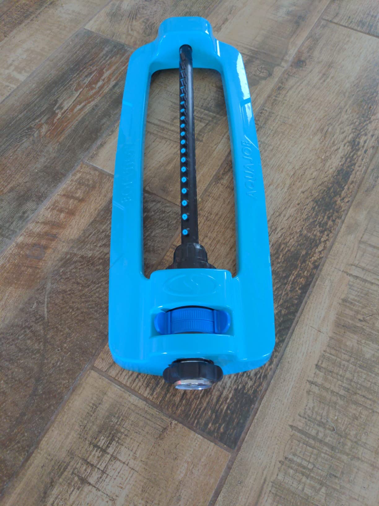 Aqua Joe Oscillating Sprinkler with Metal Ground Spike, Adjustable Spray Position Irrigator for 4400 Sq Ft Coverage Compatible with Garden Hoses customer photo 1
