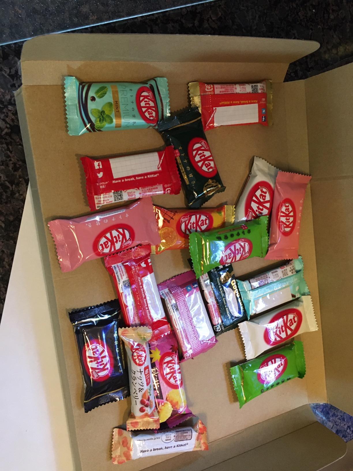 Kit Kat chocolate special Japanese Dagashi Box 20 pieces w/ AKIBA KING Sticker customer photo 2