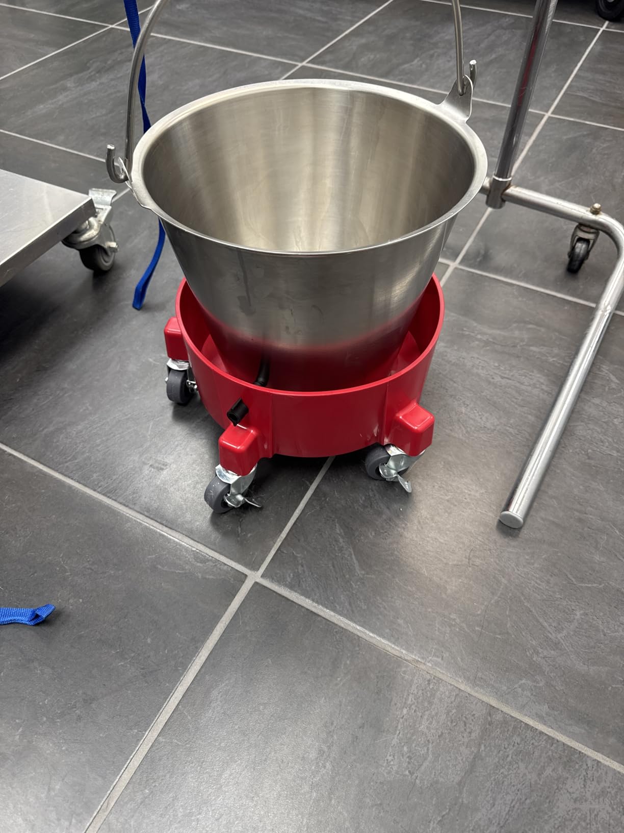 Chemical Guys Creeper Rolling Bucket Dolly, 5 Casters, for 3.5 to 7.5 Gal | Heavy-duty dolly rolls wash buckets on five 360-degree casters customer photo 1