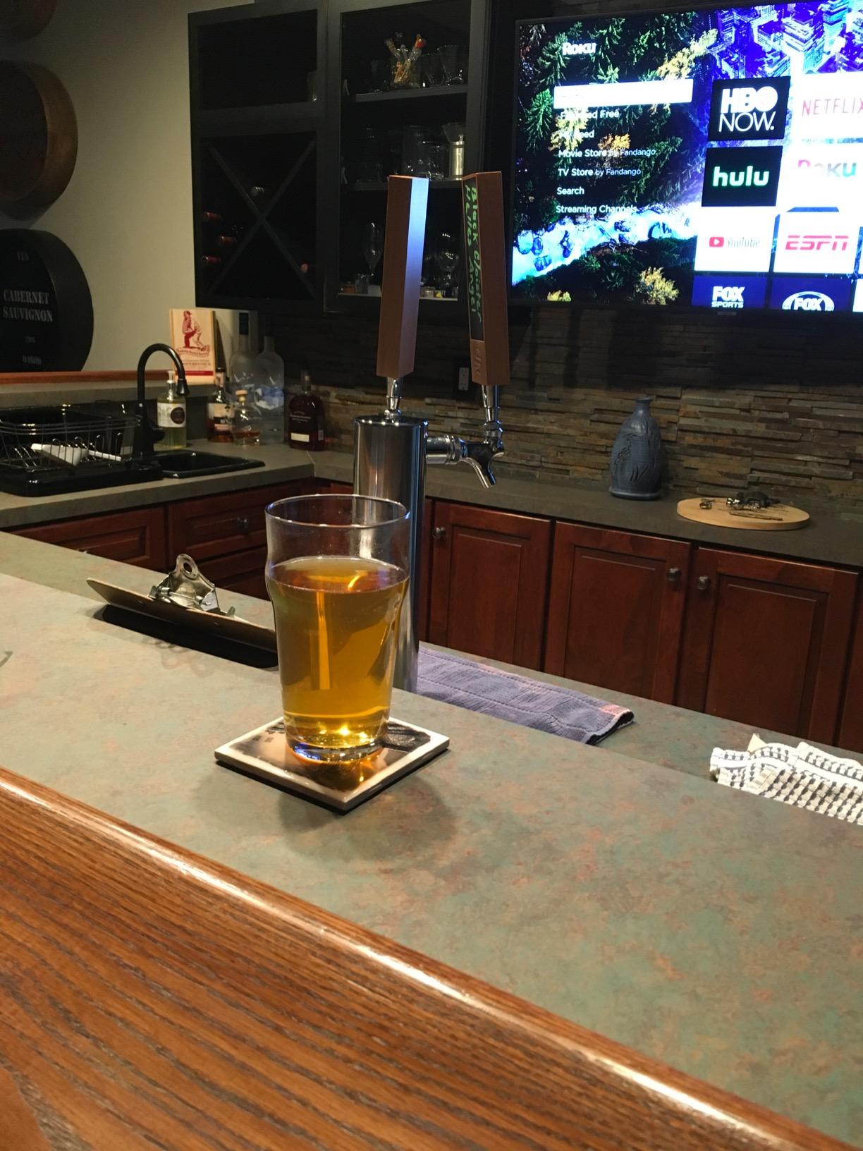 LUXU Pint Glasses,20oz British Beer Glass,Easy to Stack Beer Glasses customer photo 1