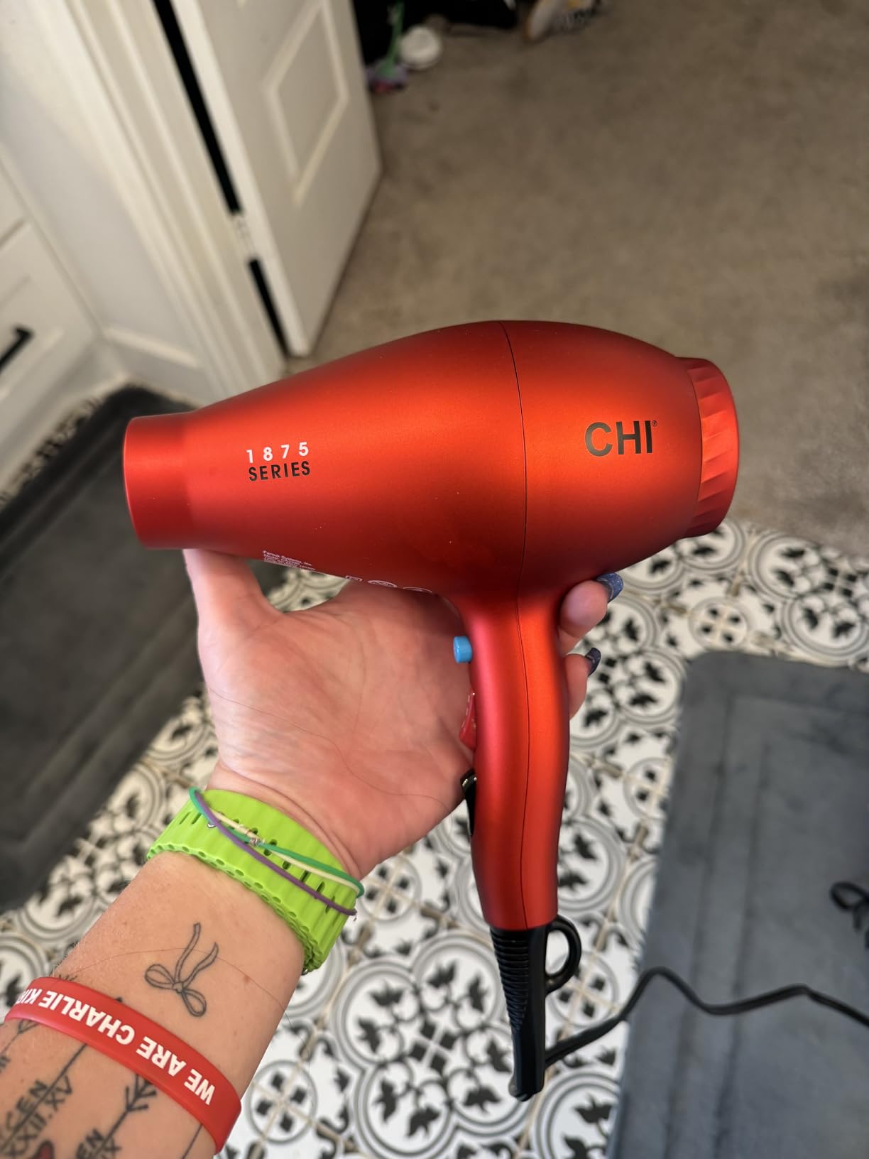 CHI 1875 Series Professional Ionic Hair Dryer with Ceramic Technology, 1875W Fast Drying Blow Dryer, Frizz Reduction & Shine, 3 Heat/2 Speed, Diffuser & Concentrator Attachments customer photo 1