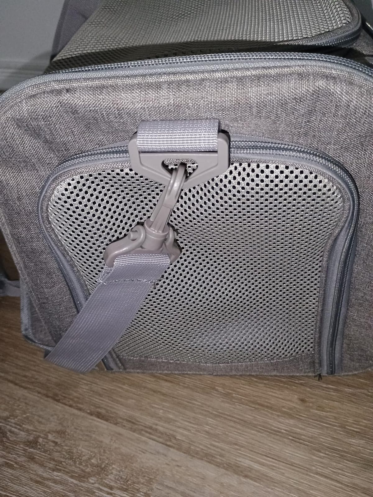 Henkelion Large Soft Sided Cat and Pet Carrier for Cats and Puppies up to 25Lbs - Collapsible, Waterproof Travel Carrier - Black customer photo 1