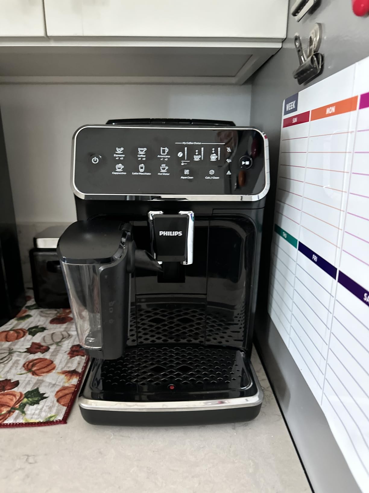 Philips 3200 Series Fully Automatic Espresso Machine, LatteGo Milk Frother, 5 Coffee Varieties, Intuitive Touch Display, 100% Ceramic Grinder, AquaClean Filter, My Coffee Choice, Black (EP3241/54) customer photo 2