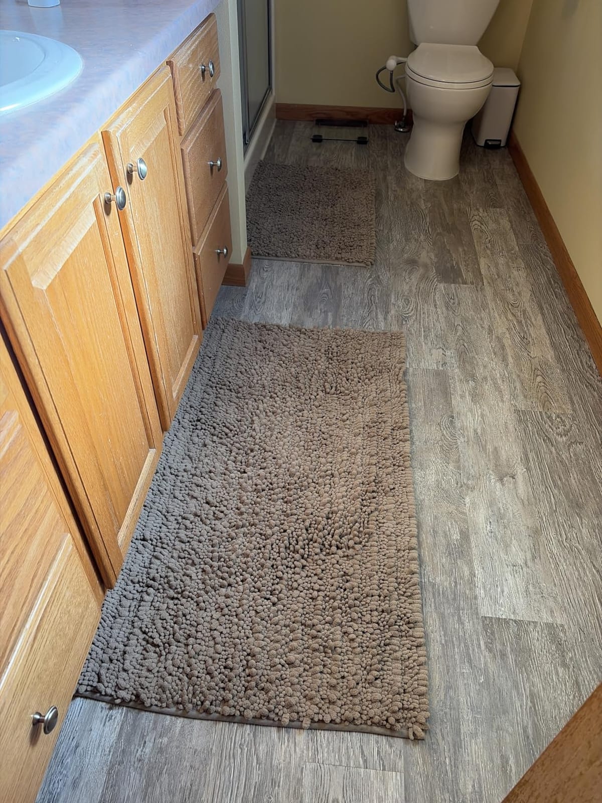 Yimobra Bathroom Rugs Non-Slip Washable Chenille Bath Mat, 24 x 17, Grey customer photo 1