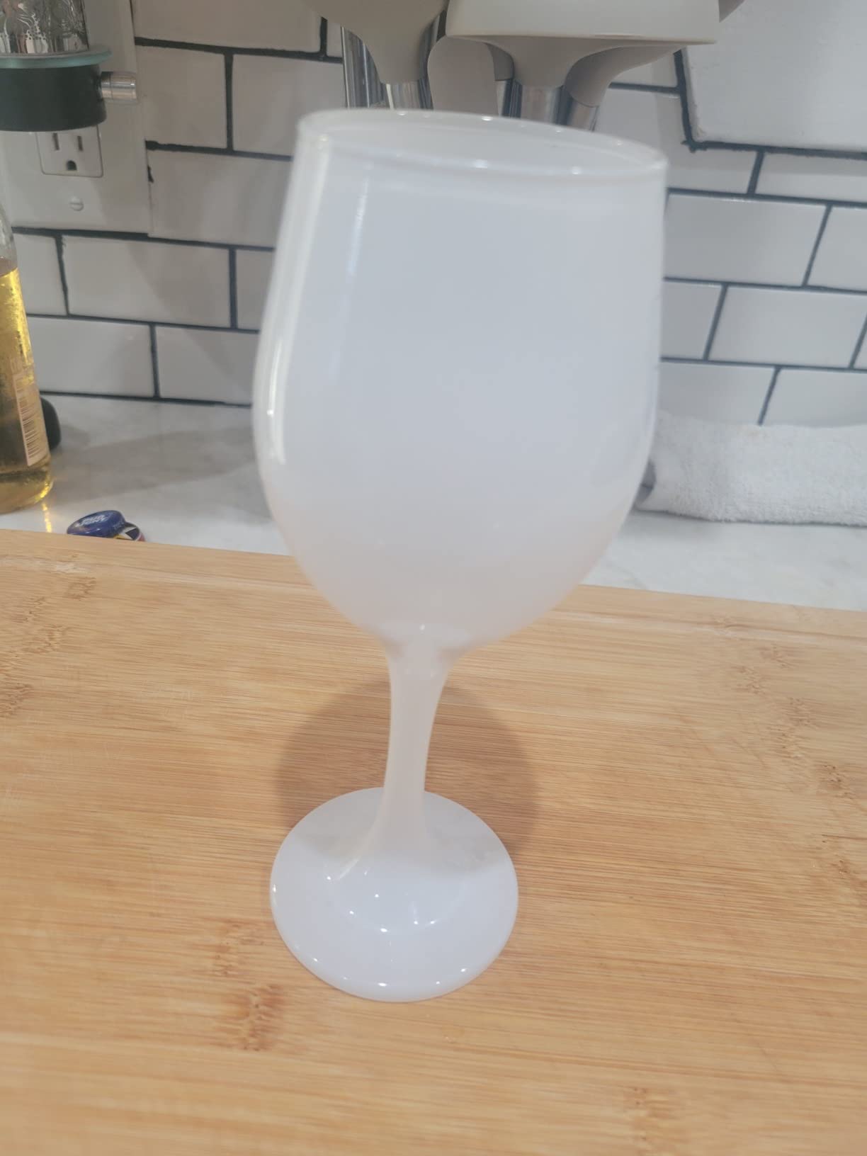 Vikko 11.5 Ounce Wine Glasses, Set of 6 Glasses for Red and White Wine With Stem, Clear Glasses for Wine, Thick and Durable Stemmed Cup customer photo 2