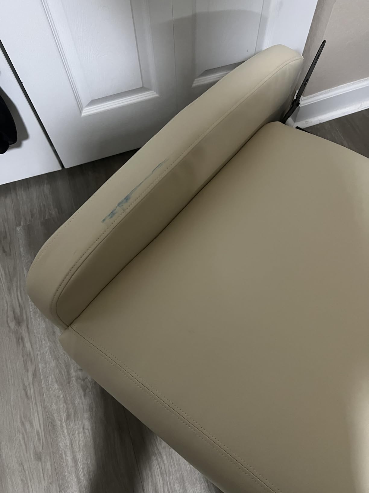 Yaheetech Recliner Chair PU Leather Recliner Sofa Home Theater Seating with Lumbar Support Overstuffed High-Density Foam & Pocket Springs, Push Back Recliners Armchair for Living Room customer photo 1