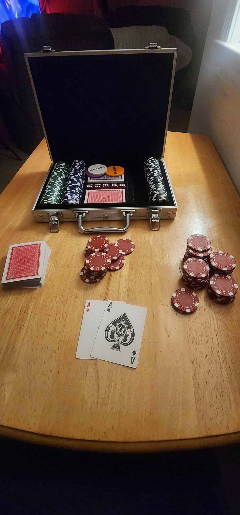 Poker Chip Set - 300PCS Poker Chips with Aluminum Case, 11.5 Gram Chips for Texas Hold'em Blackjack customer photo 2