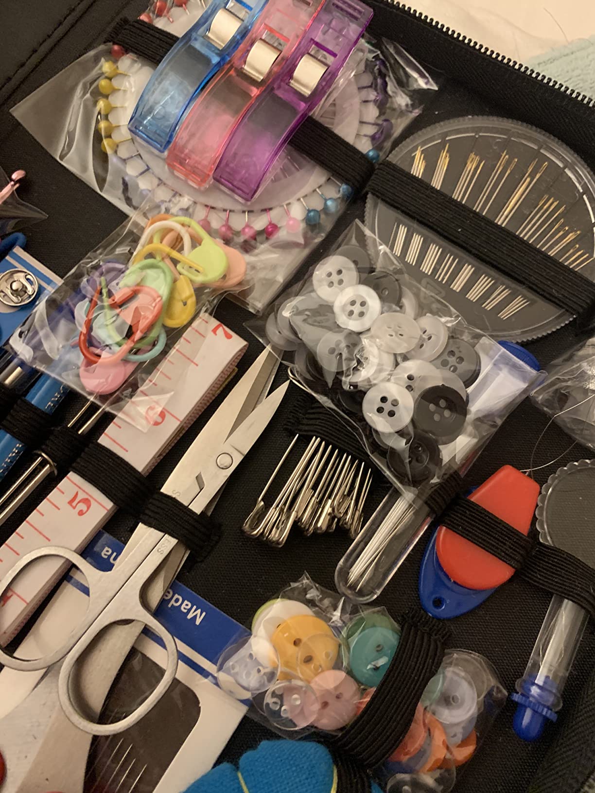 YUANHANG Large Sewing Kit for Adults: 2-Year Supply for Home Hand Mending | 251 Pcs Complete Needle Thread Kit - Heavy Duty Scissors - 45XL Thread - Oxford carrying case - Home Travel College Dorm customer photo 2