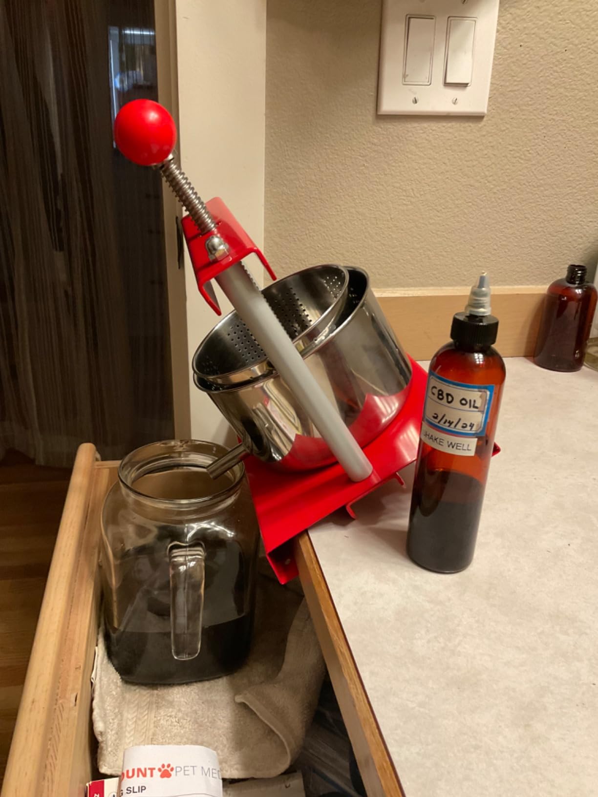SQUEEZE master Cheese Tincture Herb Fruit Wine Manual Press - 0.53 Gallon / 2 Litre - Power Ball Handle - Stainless Steel & Iron for Juice, Cider, Wine, Olive Oil customer photo 2
