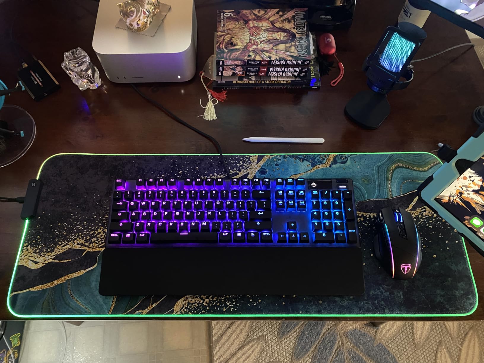 SteelSeries USB Apex 5 Hybrid Mechanical Gaming Keyboard - Per-Key RGB Illumination - Aircraft Grade Aluminum Alloy Frame - OLED Smart Display (Hybrid Blue Switch) customer photo 1