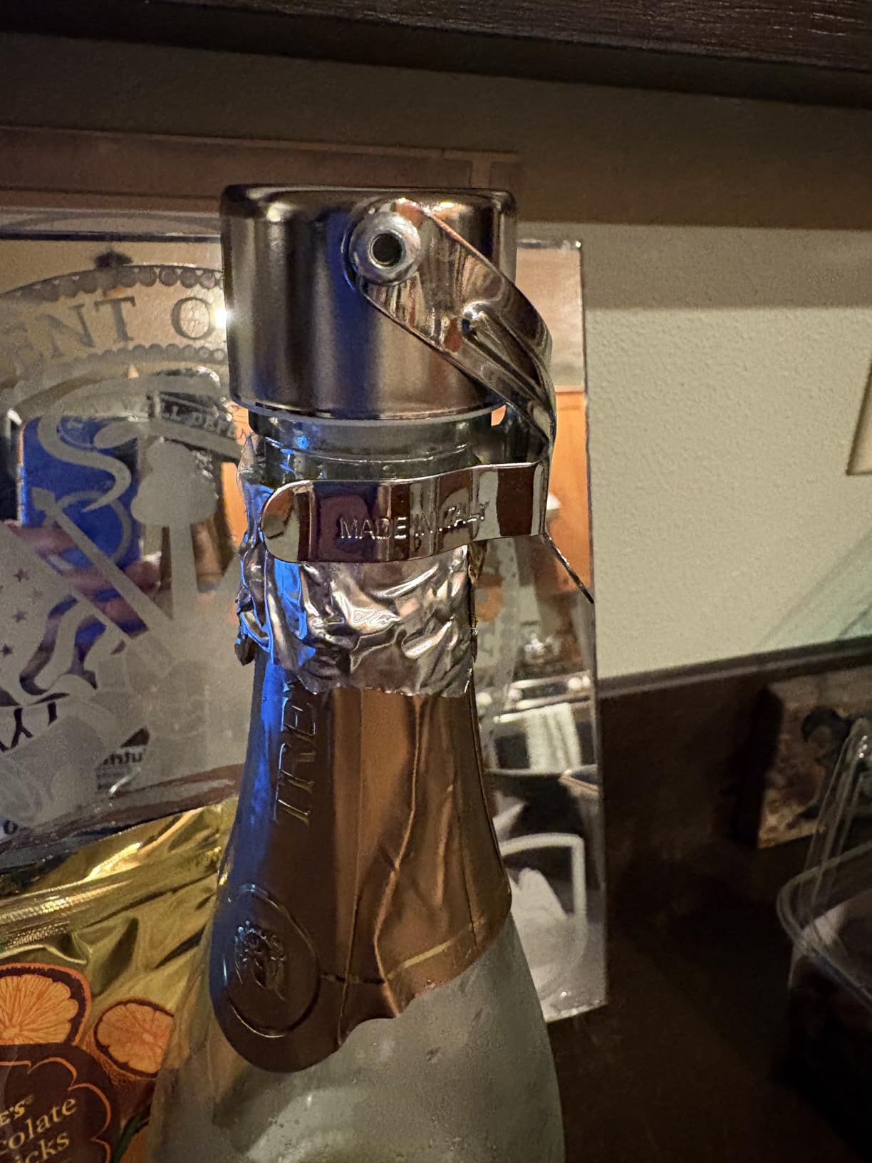 KLOVEO Champagne Stoppers - WAF Patented Seal - Made in Italy | Fits 750ml Bottles, No Pressure Pump Needed, Keeps Bubbles Fresh 3-5 Days, BPA Free, Easy-Lock Stainless Steel Clip customer photo 2