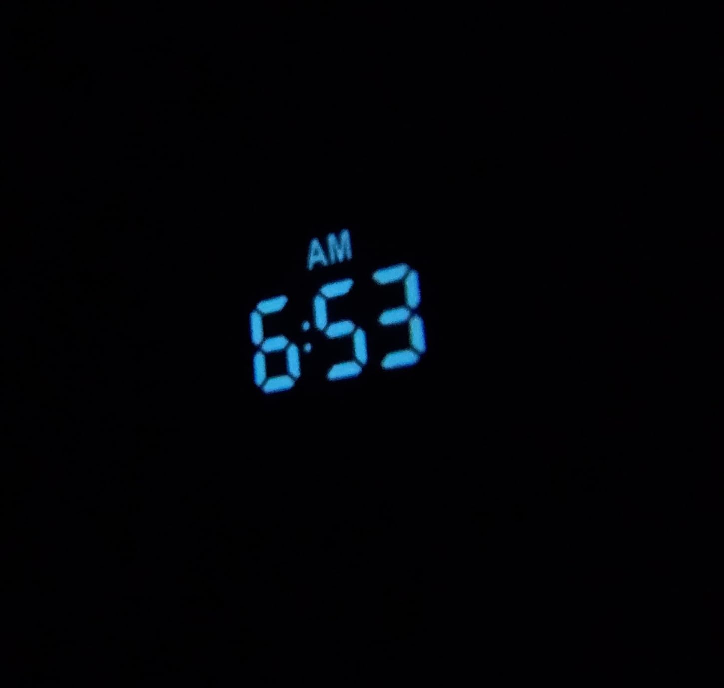 Mesqool Digital Projection Alarm Clock with Dual Alarms, 5 Levels Dimmer | 180° Rotatable Projector,12/24H & DST, Large LED, Snooze, with Battery Backup, Loud Alarm Perfect for Heavy Sleepers customer photo 2