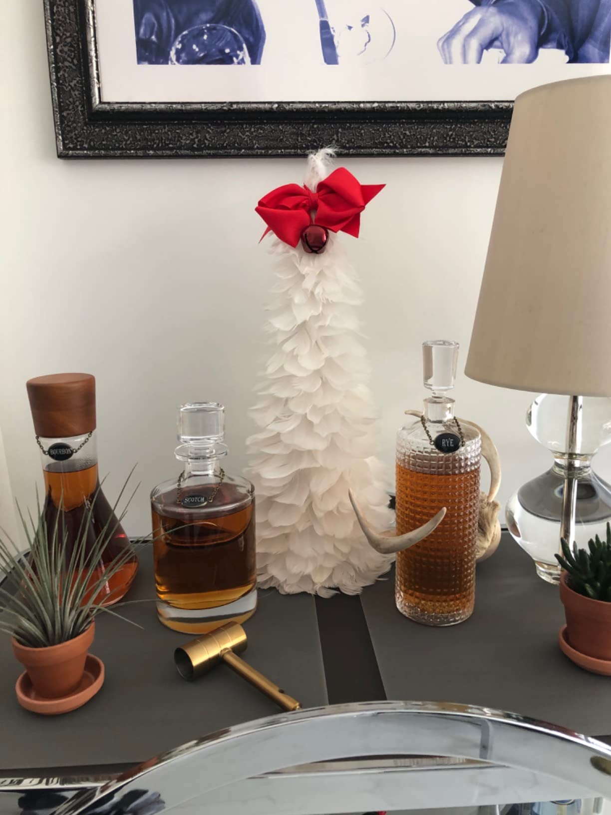 Lily's Home Glass Decanter with Stopper - 26 Oz Whiskey Decanter for Bourbon, Brandy & Scotch - Elegant Round Design, Lead-Free Crystal Glass - Gift for Men, Dad, Whiskey Lovers customer photo 1