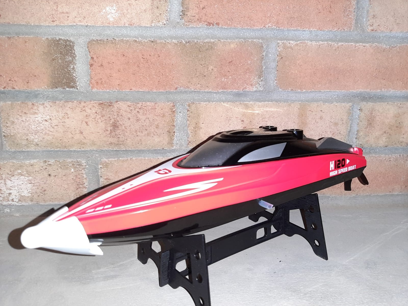 DEERC H120 Fast RC Boat for Pools and Lakes, 2.4 GHz 20+ MPH Racing Boats for Kids & Adults with Rechargeable Battery, Low Battery Alarm, Capsize Recovery, Gifts for Boys Girls customer photo 2