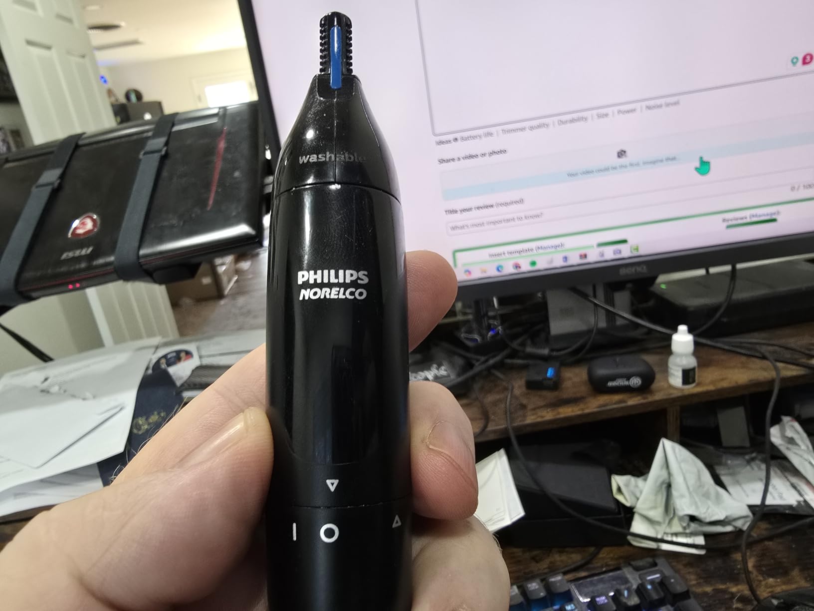 Philips Nose Trimmer 1000, for Nose, Ears & Eyebrows | Protective Guard System, Dual-Sided Steel Blades, Eyebrow Comb, No Pulling, Fully Washable, AA Battery, NT1605/60 customer photo 1