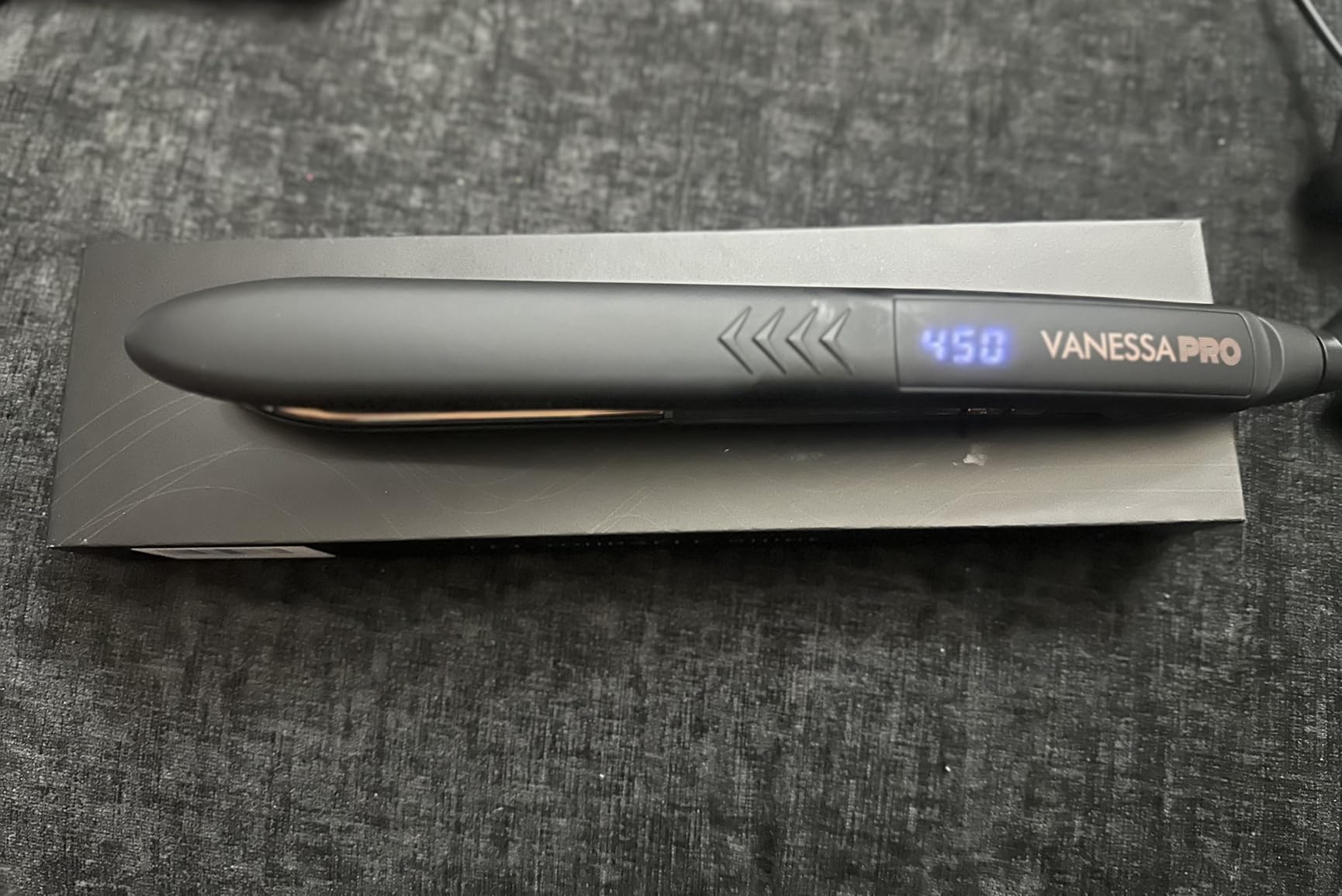 VANESSA PRO Flat Iron Hair Straightener, 100% Pure Titanium Flat Iron for One Pass to Achieve a Sleek Look, Curls Beautifully & Straightens Well - 1 inch customer photo 2