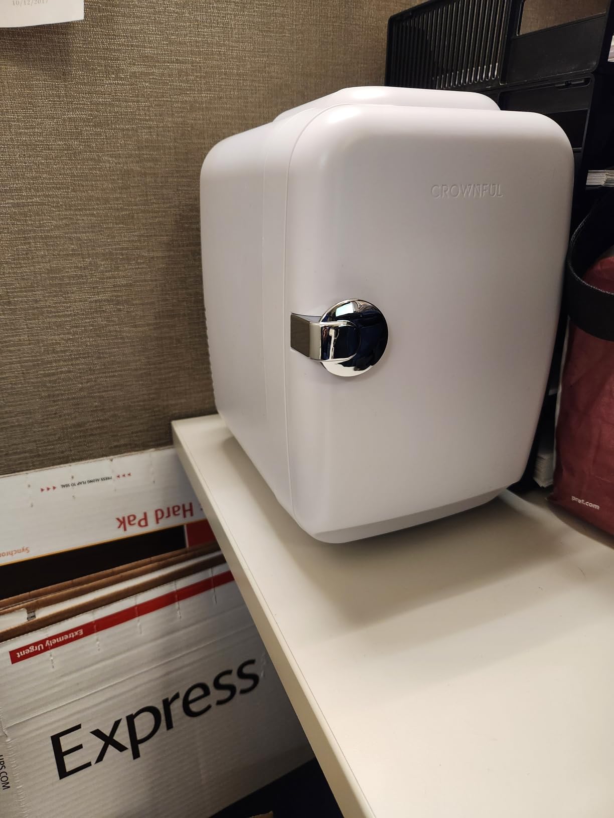 CROWNFUL Mini Fridge, 4 Liter/6 Can Portable Cooler and Warmer Personal Refrigerator for Skin Care, Cosmetics, Beverage, Food,Great for Bedroom, Office, Car, Dorm, ETL Listed (White) customer photo 2