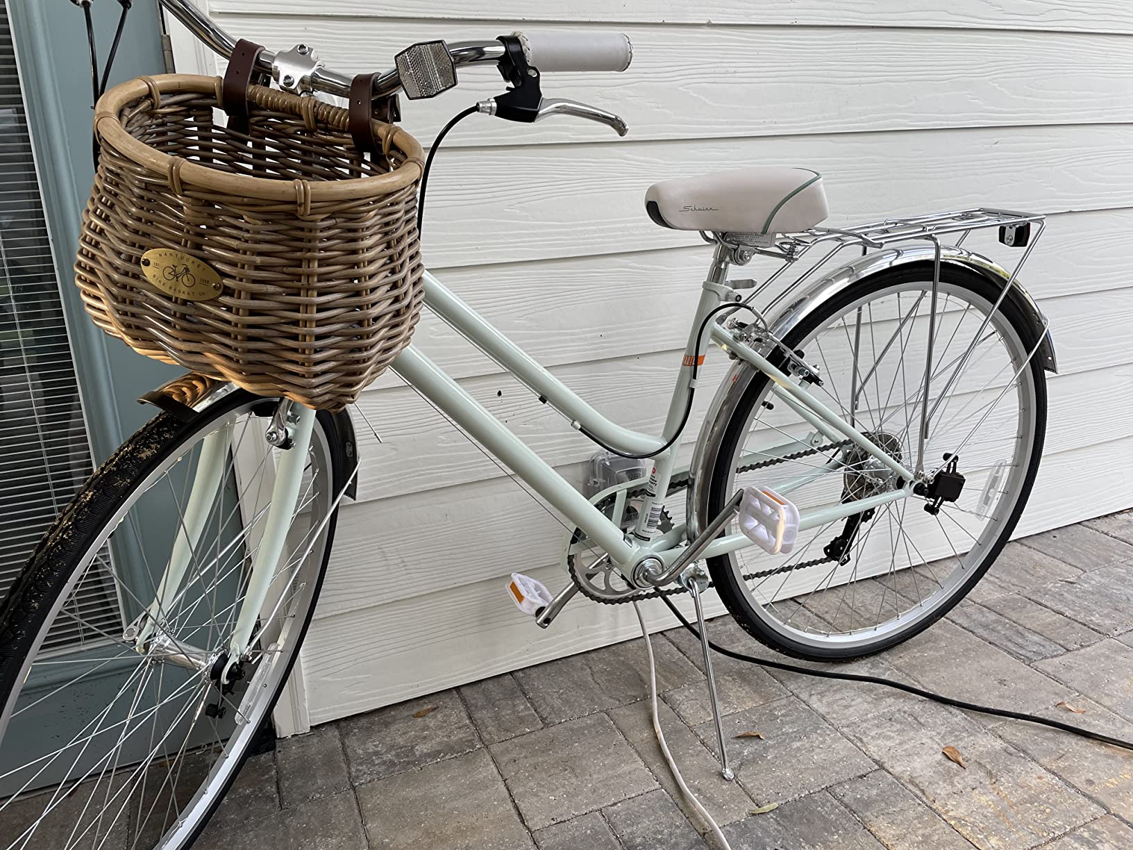 Schwinn Wayfarer Hybrid Bike, 700c Mens and Womens Bike, 7-Speed Hybrid Bicycle, Retro Steel Frame, Front and Rear Linear Pull Brakes, Fenders, Cargo Space customer photo 1