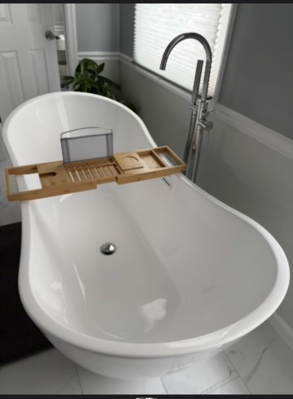 Sen Yi Bao Luxury Bamboo Bathtub Tray - Wooden Expandable Caddy with Book, Tablet, Wine Holder - Gift Idea customer photo 2