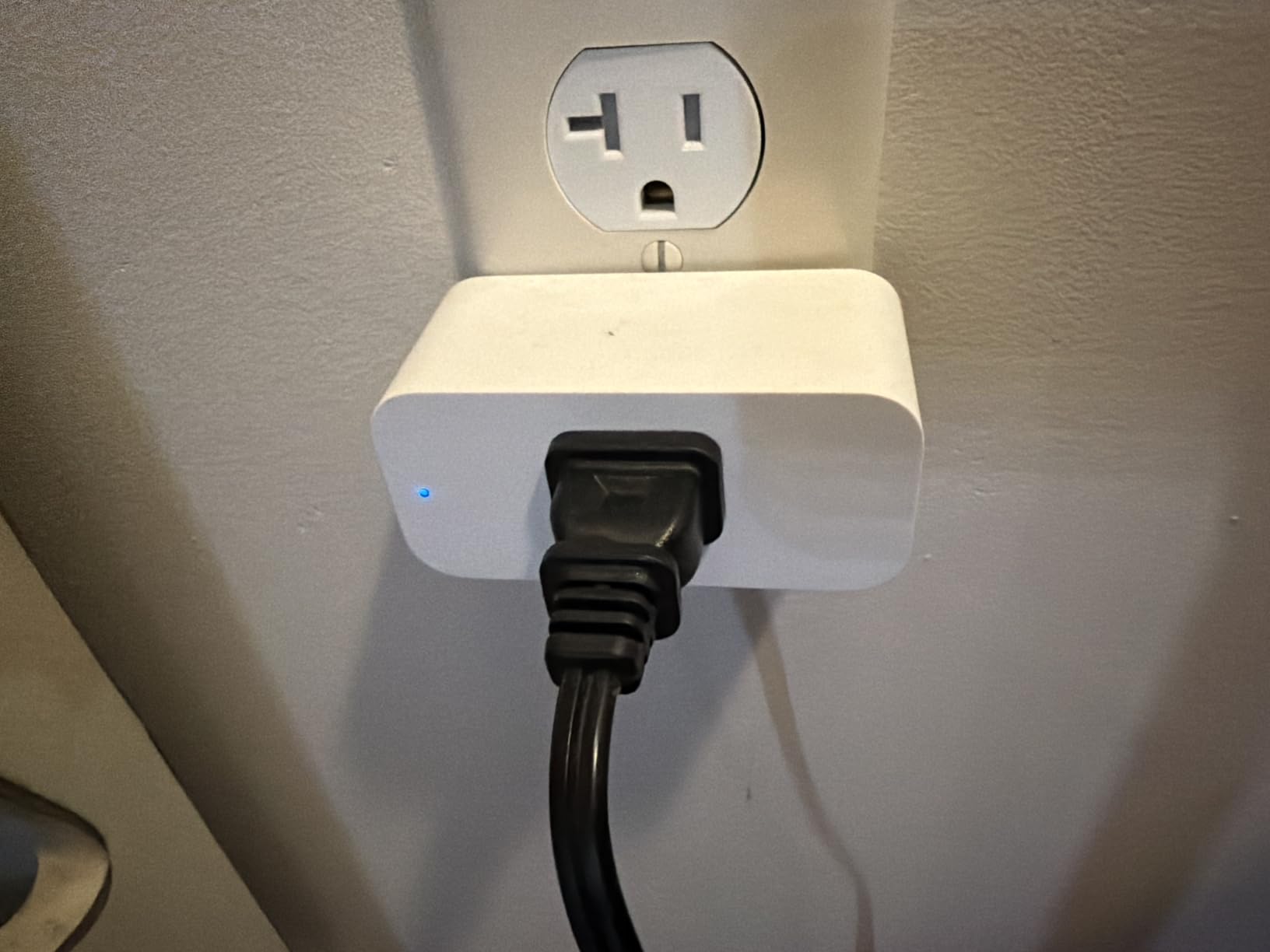 Amazon Smart Plug, Works with Alexa, Simple Setup, Endless Possibilities customer photo 1