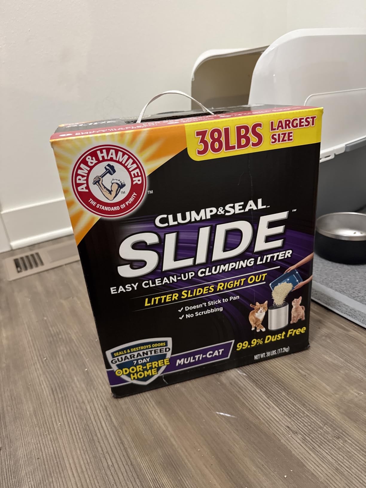 ARM & HAMMER Slide Platinum Easy Clean-Up Clumping Cat Litter, 18 lbs | 24/7 Odor Control, Triple-Action Freshness, Non-Stick, Low Tracking, 99.9% Dust Free, Multi-Cat Formula, Scented customer photo 2