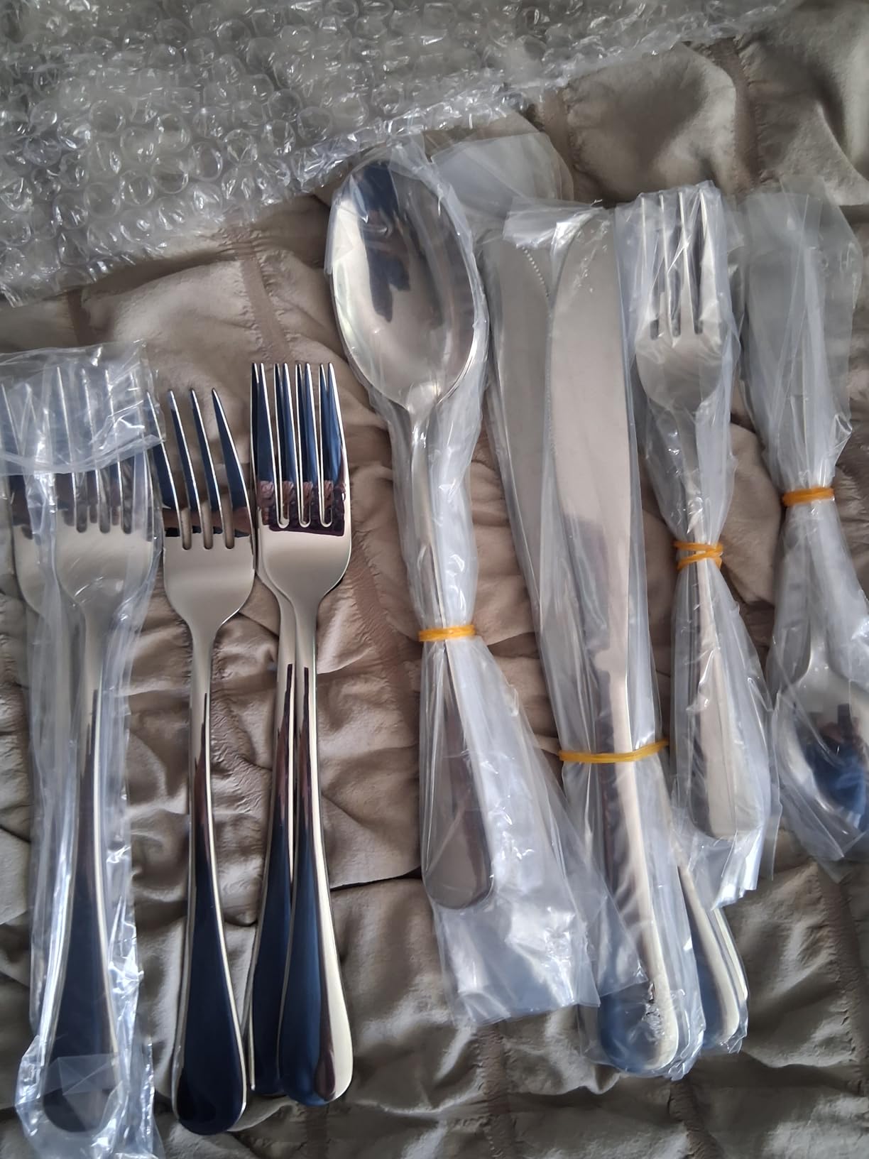 Silverware Set for 8, 40 Piece Stainless Steel Flatware Utensil Cutlery Set | Heavy Duty Steak Knife Fork and Spoon, Dishwasher Safe, Gift Package for Wedding Housewarming customer photo 2
