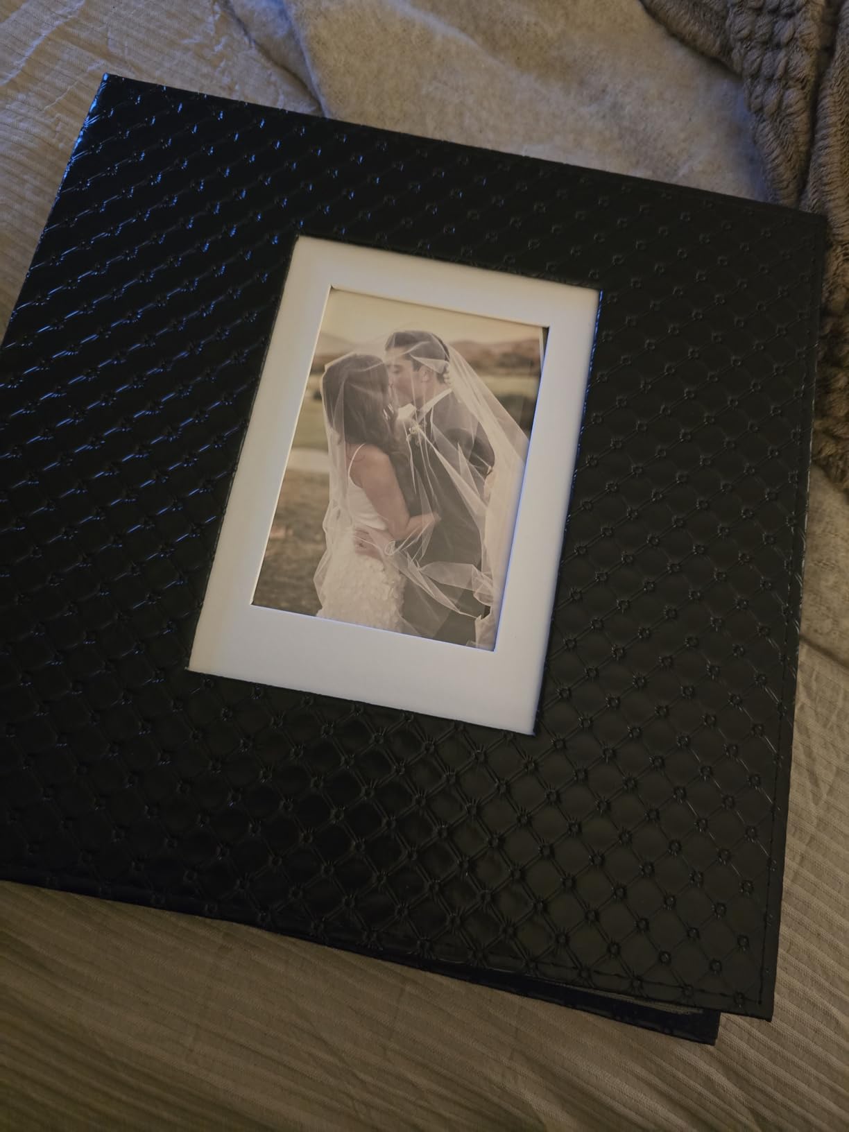RECUTMS Photo Albums 4x6 Pictures, 600 Pockets Large Capacity Picture Album | Acid-Free Black Pages, Leather Cover, Dual Horizontal/Vertical Pockets customer photo 1